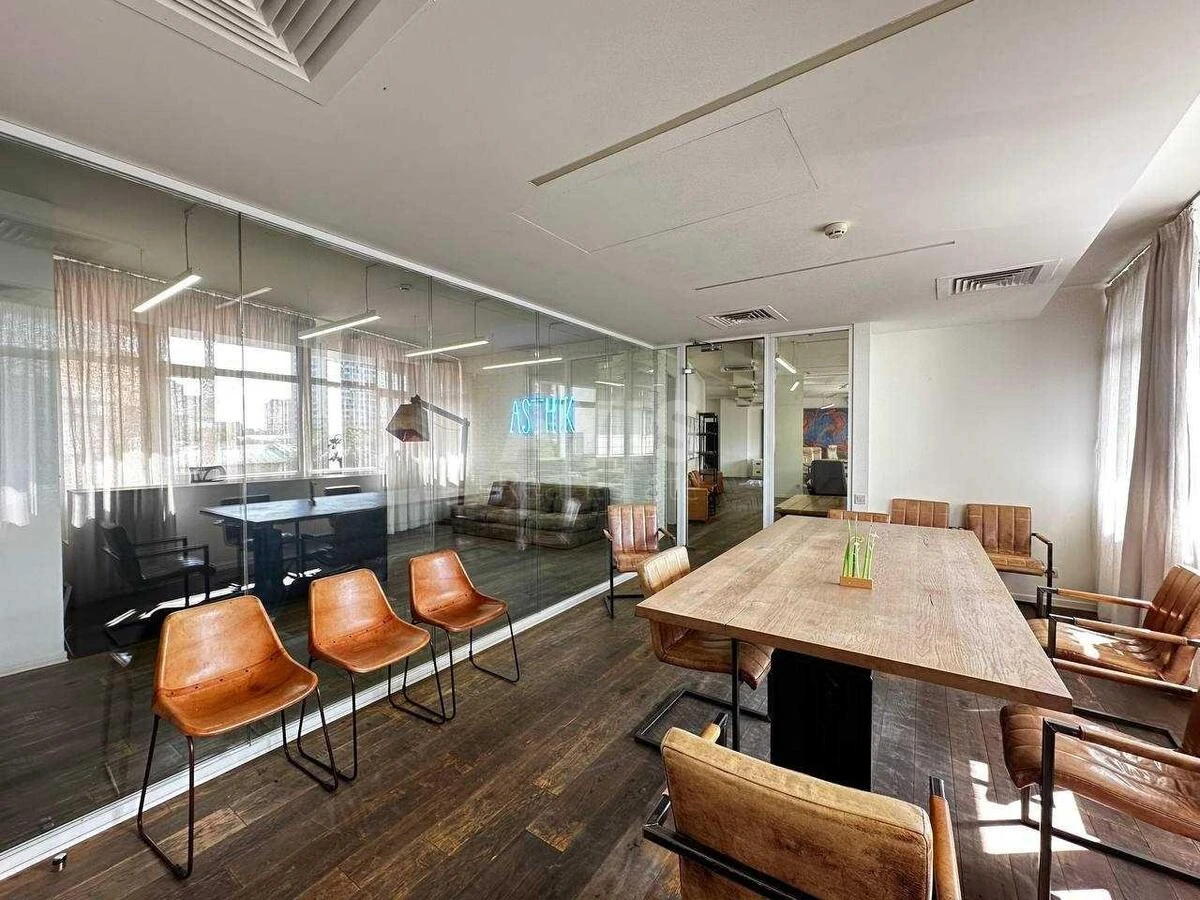 Office bul. Lesi Ukrai'nky 23Б, 228m2675351