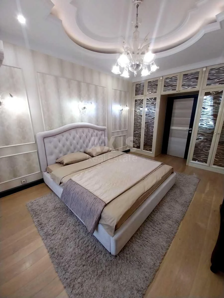 3k apartment vul. Dmytrivs'ka 82720008