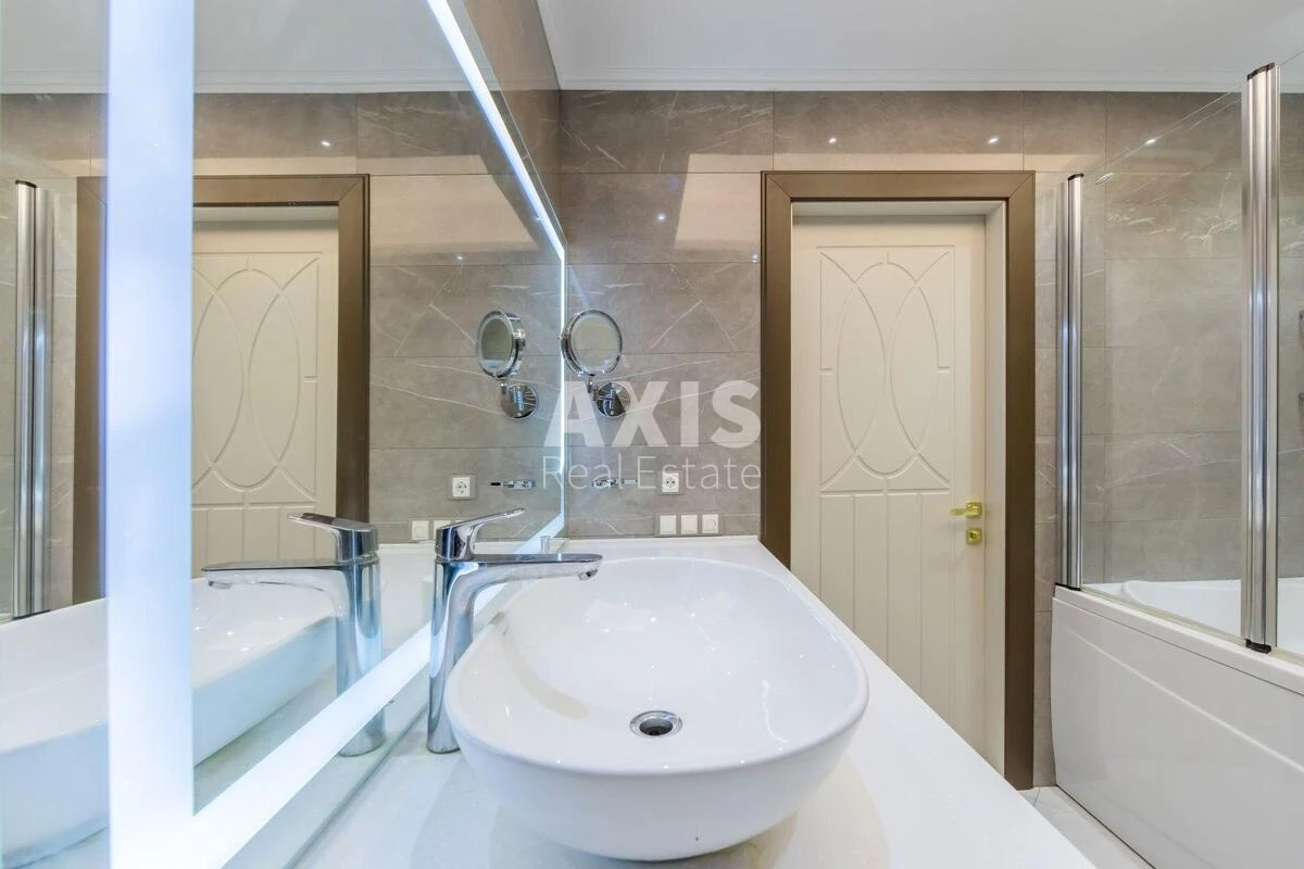 4k apartment vul. Strutyns'kogo Sergija 2640177