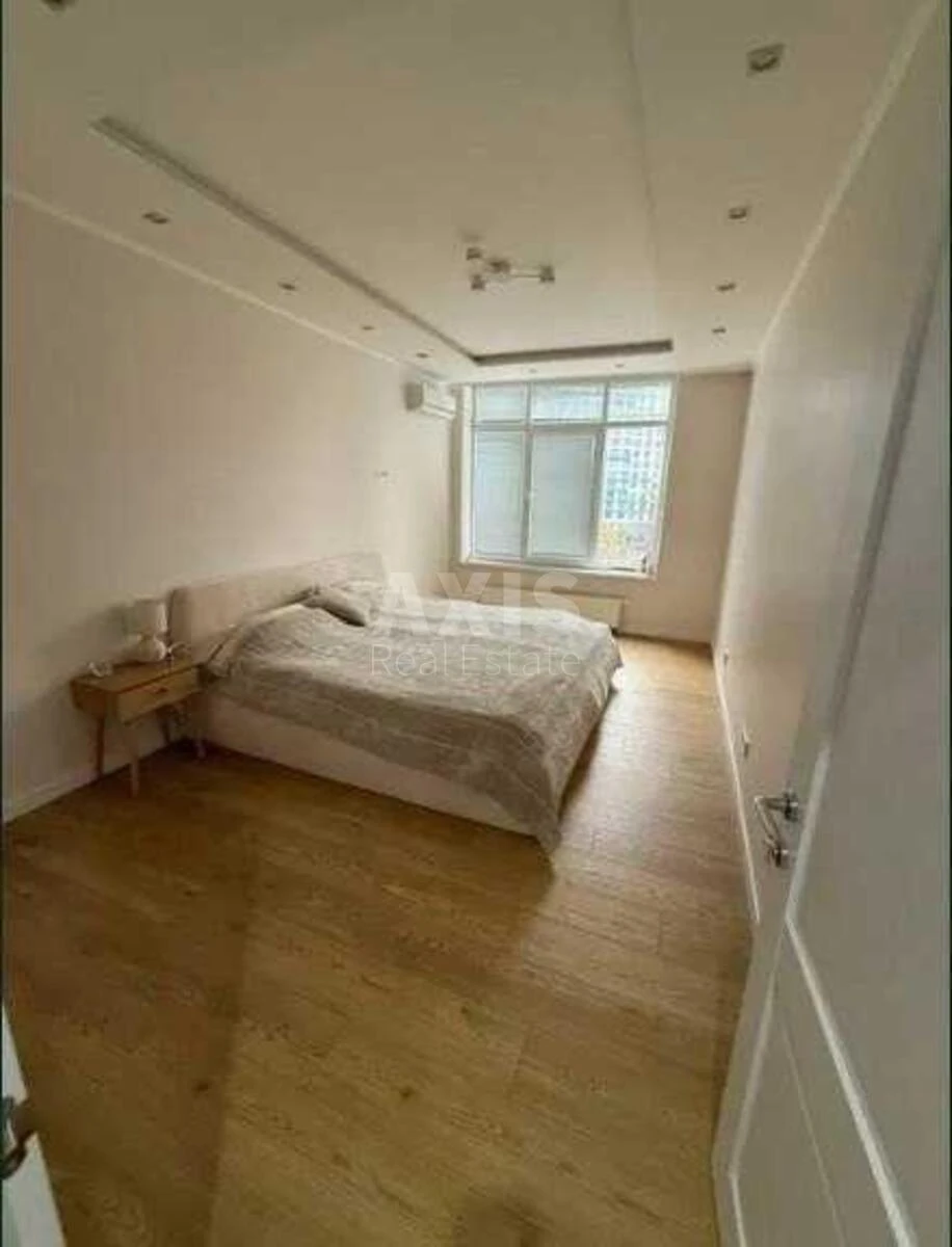 2k apartment vul. Sverstjuka Jevgena 4623553