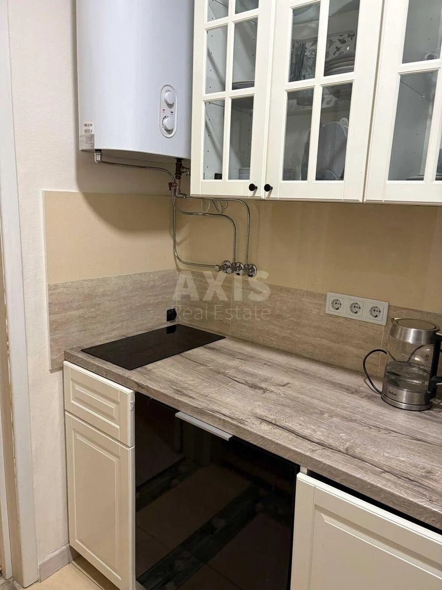 1k apartment pr-t Berestejskij 90/169076