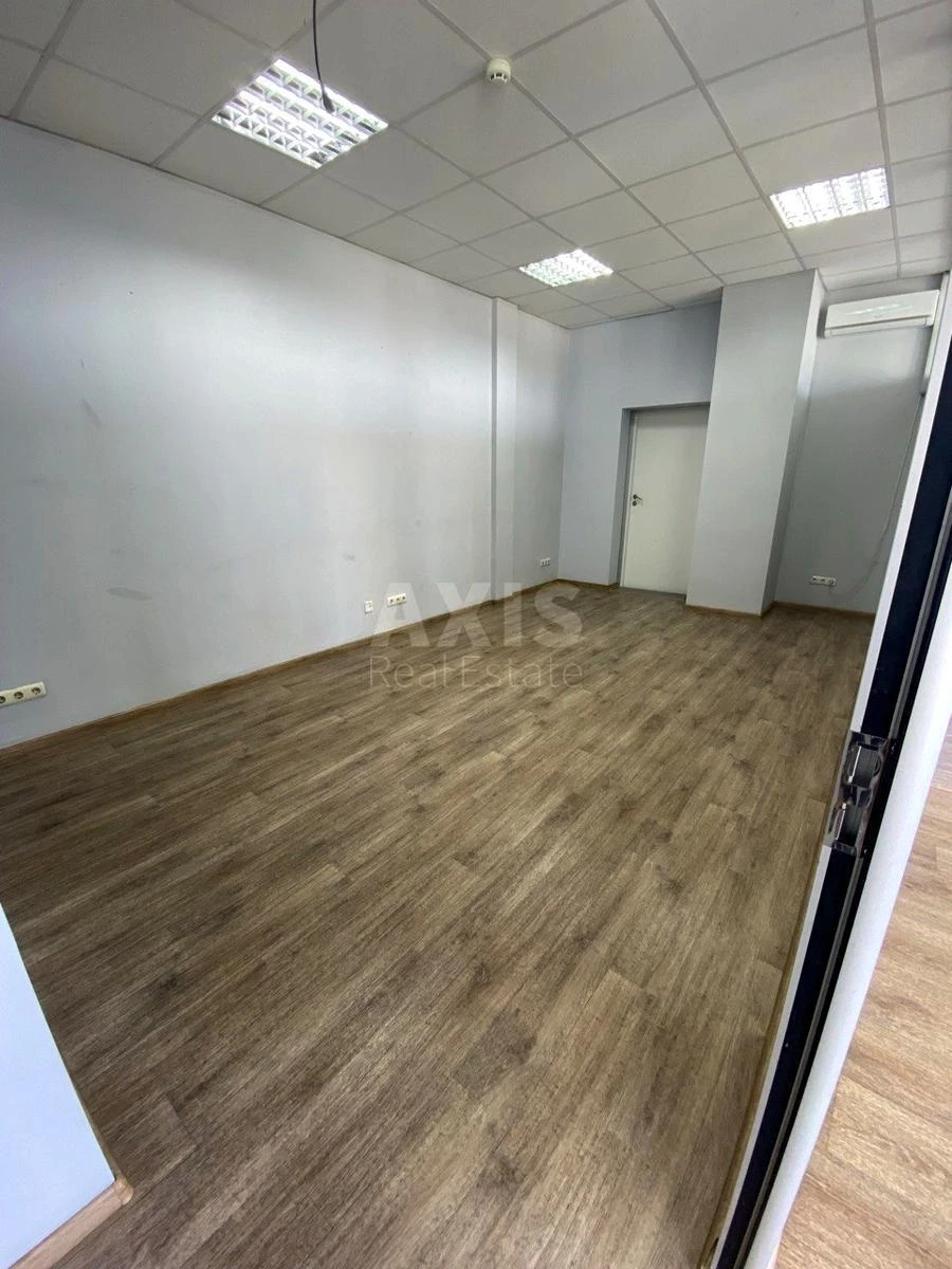 Office vul. Lypkivs'kogo Vasylja Mytropolyta 45, 140m2680085