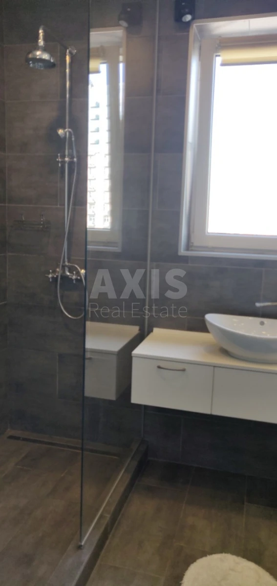 1k apartment vul. Mel'nykova fifty-one B644188