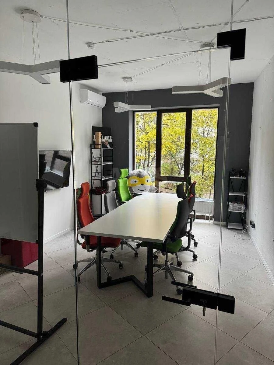 Office vul. Vasylya Tyutyunnyka 28, 155m2667174