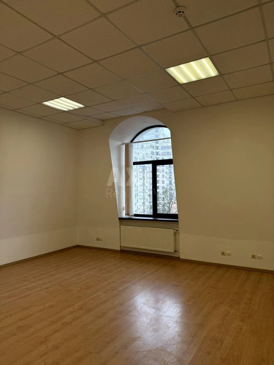 Office pl. Sofijs'ka 18, 260m2681491