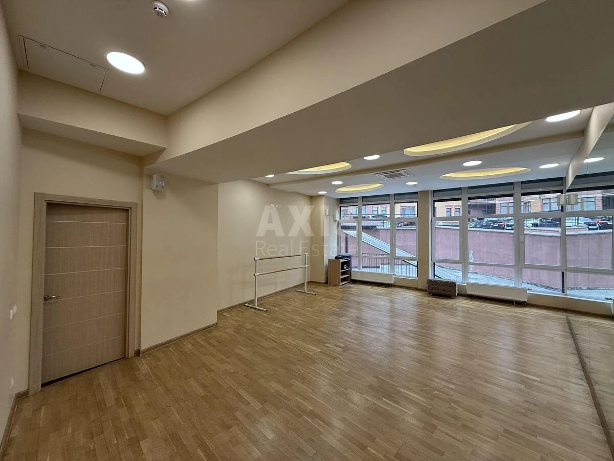 Trade object vul. Jevgena Konoval'cja 36Д, 258m26356111