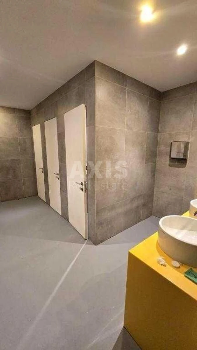 Office vul. Saksagans'kogo 70А, 1250m26713511