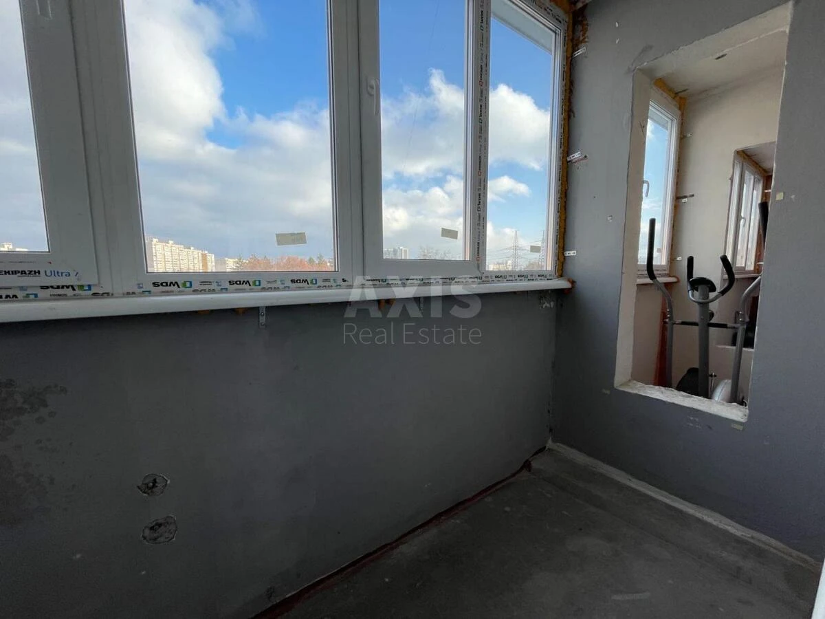 1k apartment vul. Avtozavods'ka 637168711