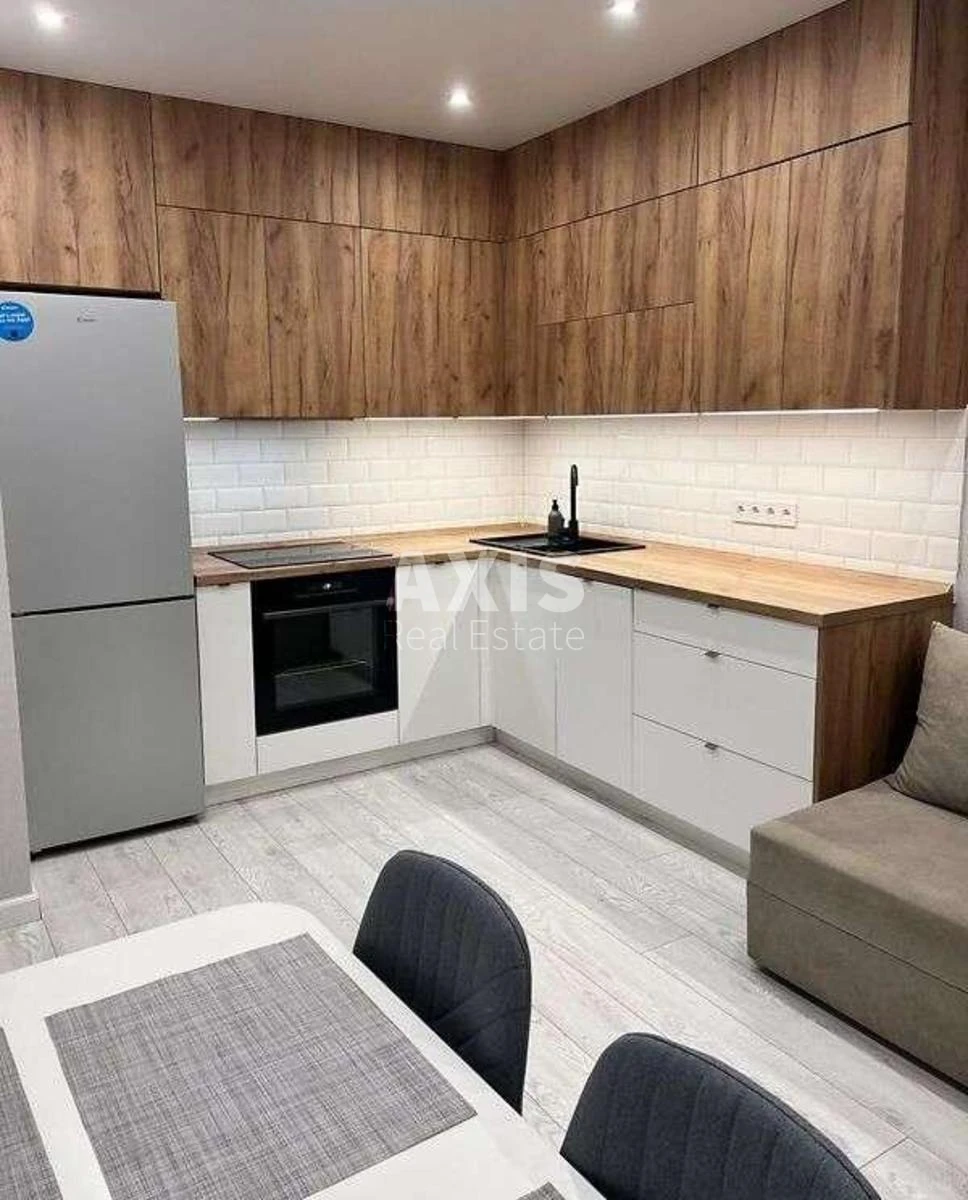 1k apartment nab. Dniprovs'ka Twenty amps26367