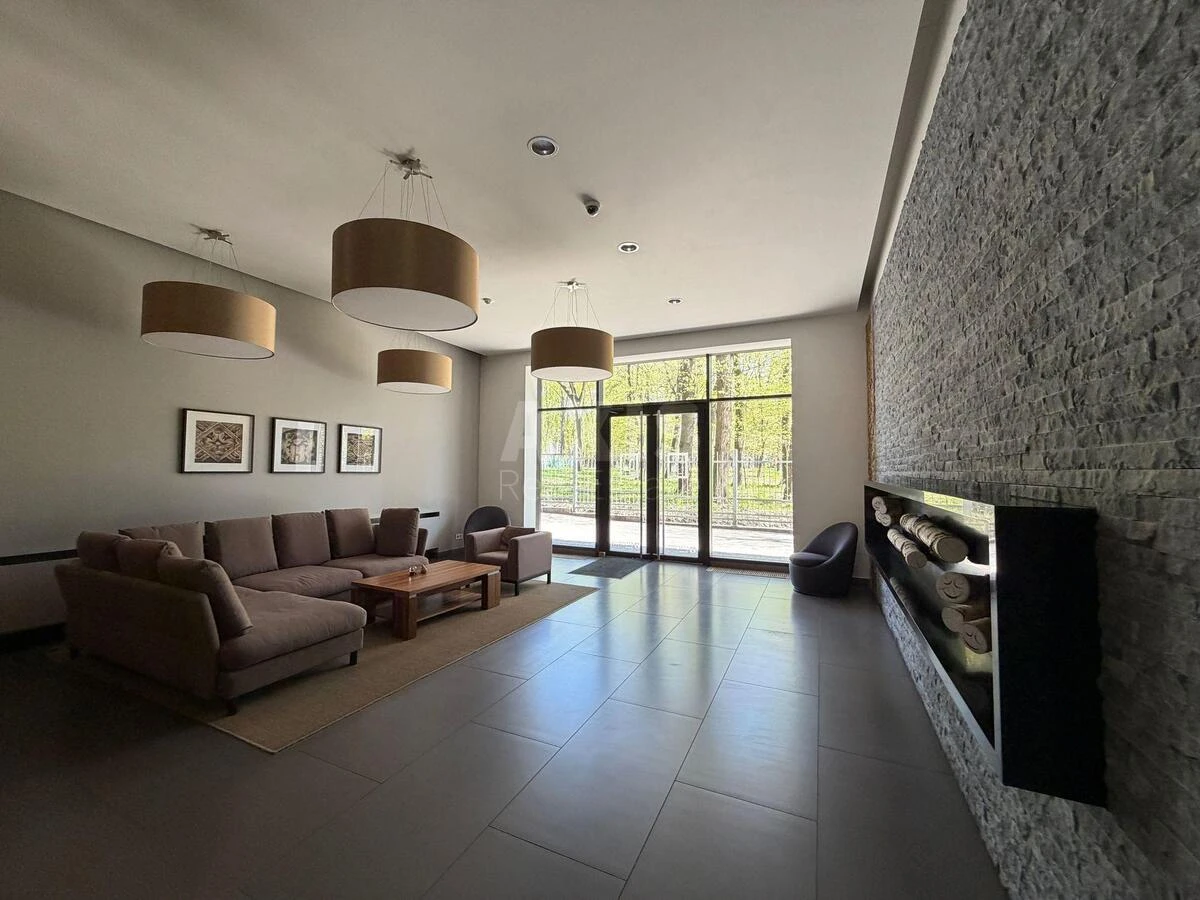 3k apartment pr-t Berestejskij 42675934