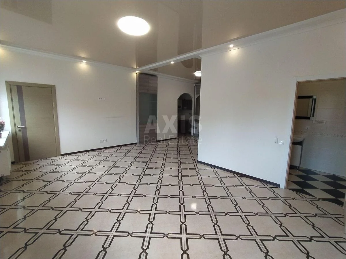 Office vul. Zhyljans'ka 120Б, 76m2