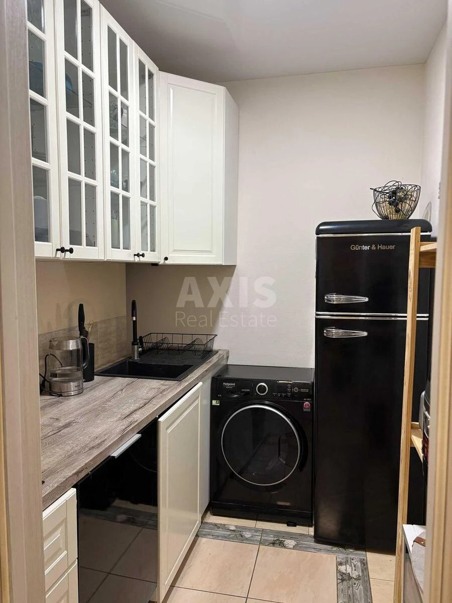 1k apartment pr-t Berestejskij 90/1690760