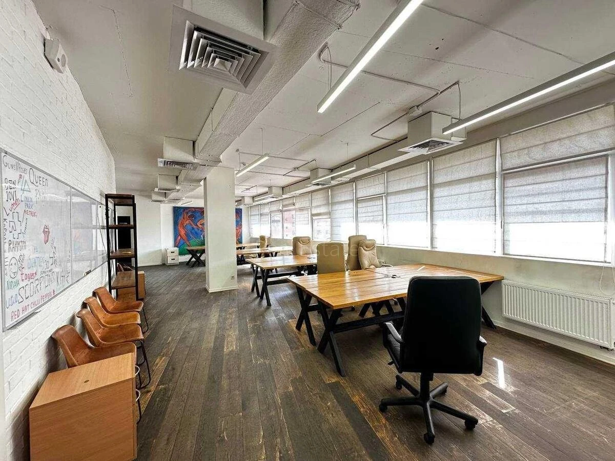 Office bul. Lesi Ukrai'nky 23Б, 228m2675350