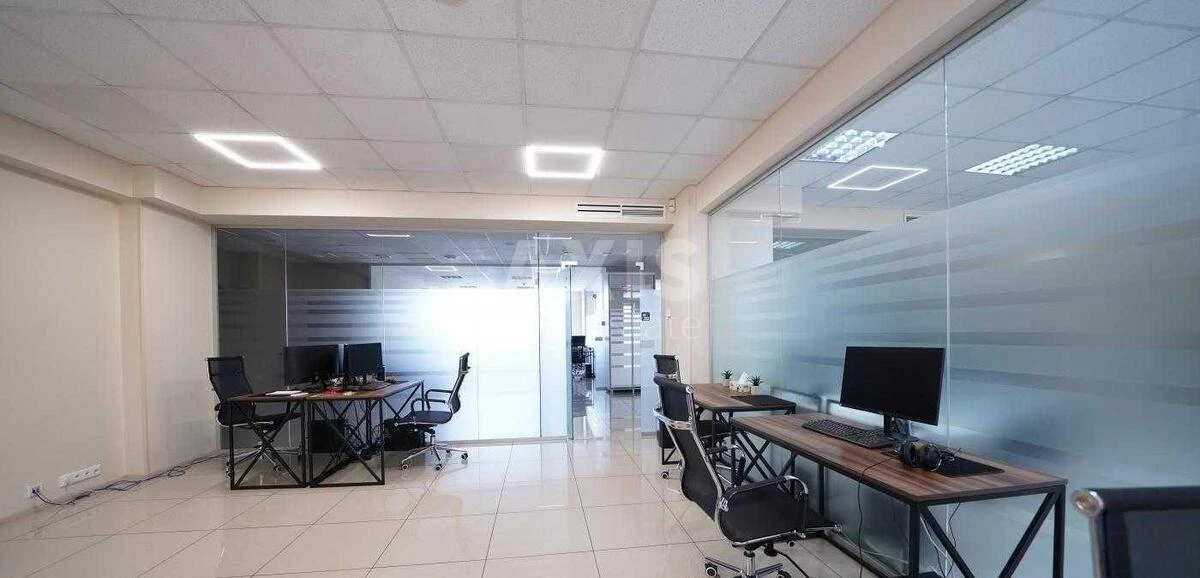 Office vul. Velyka Vasyl'kivs'ka 72, 400m2662974