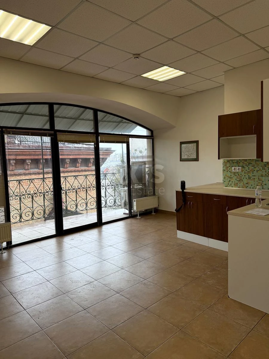 Office pl. Sofijs'ka 18, 260m2681492