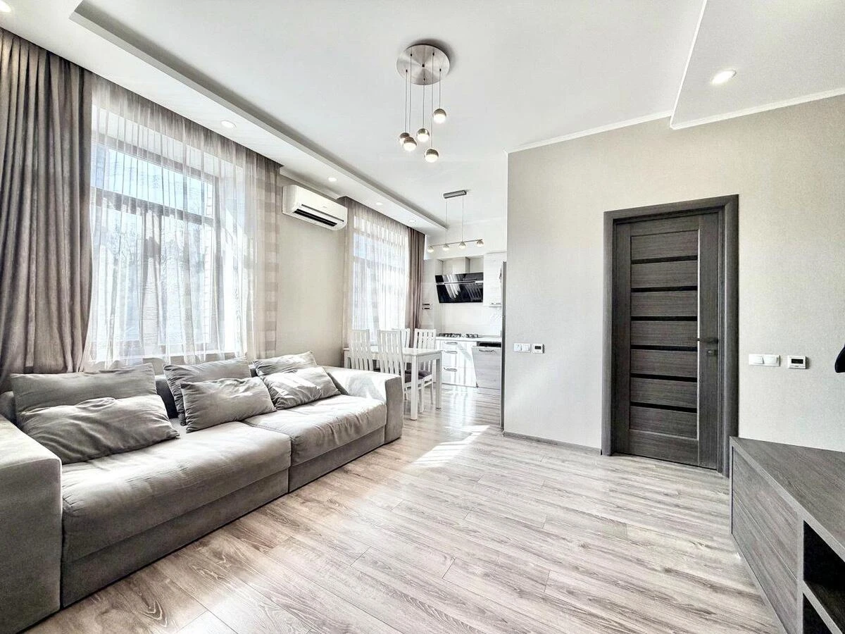 3k apartment vul. Oleksy Tykhoho 40/16666400