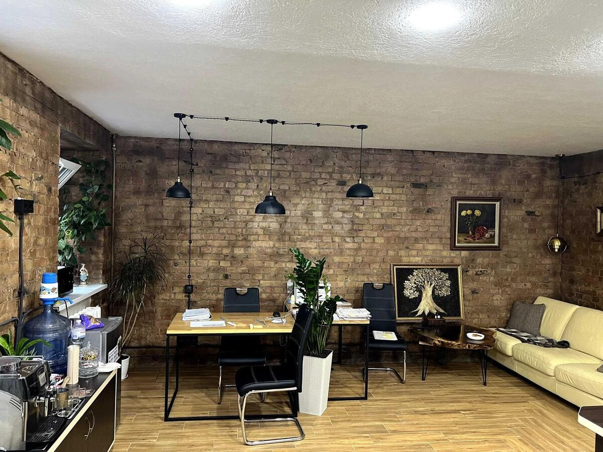 Офис ул. Деревлянская 21, 45м263136