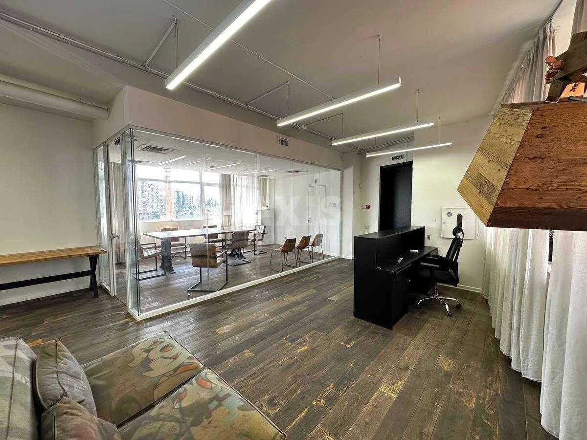 Office bul. Lesi Ukrai'nky 23Б, 228m2675352