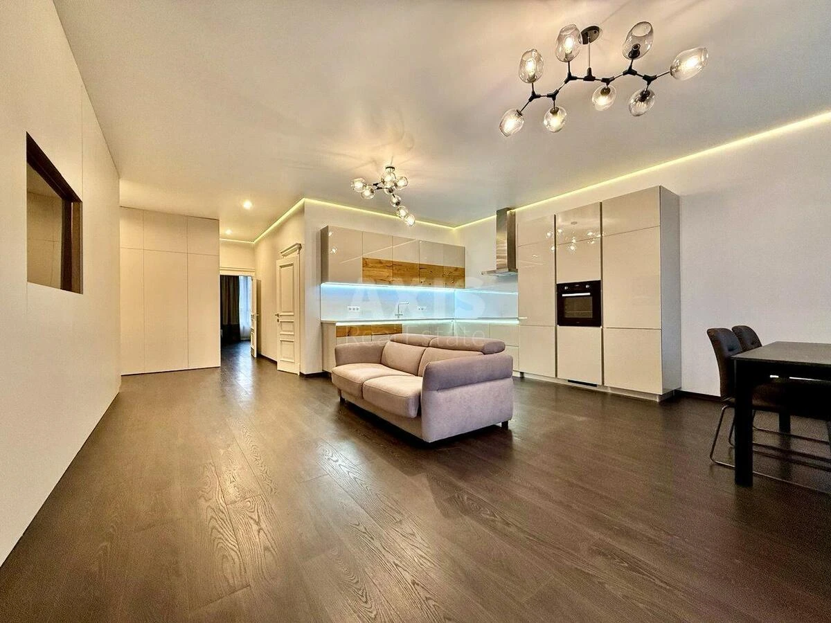 2к квартира ул. Александра Конисского 22А638620