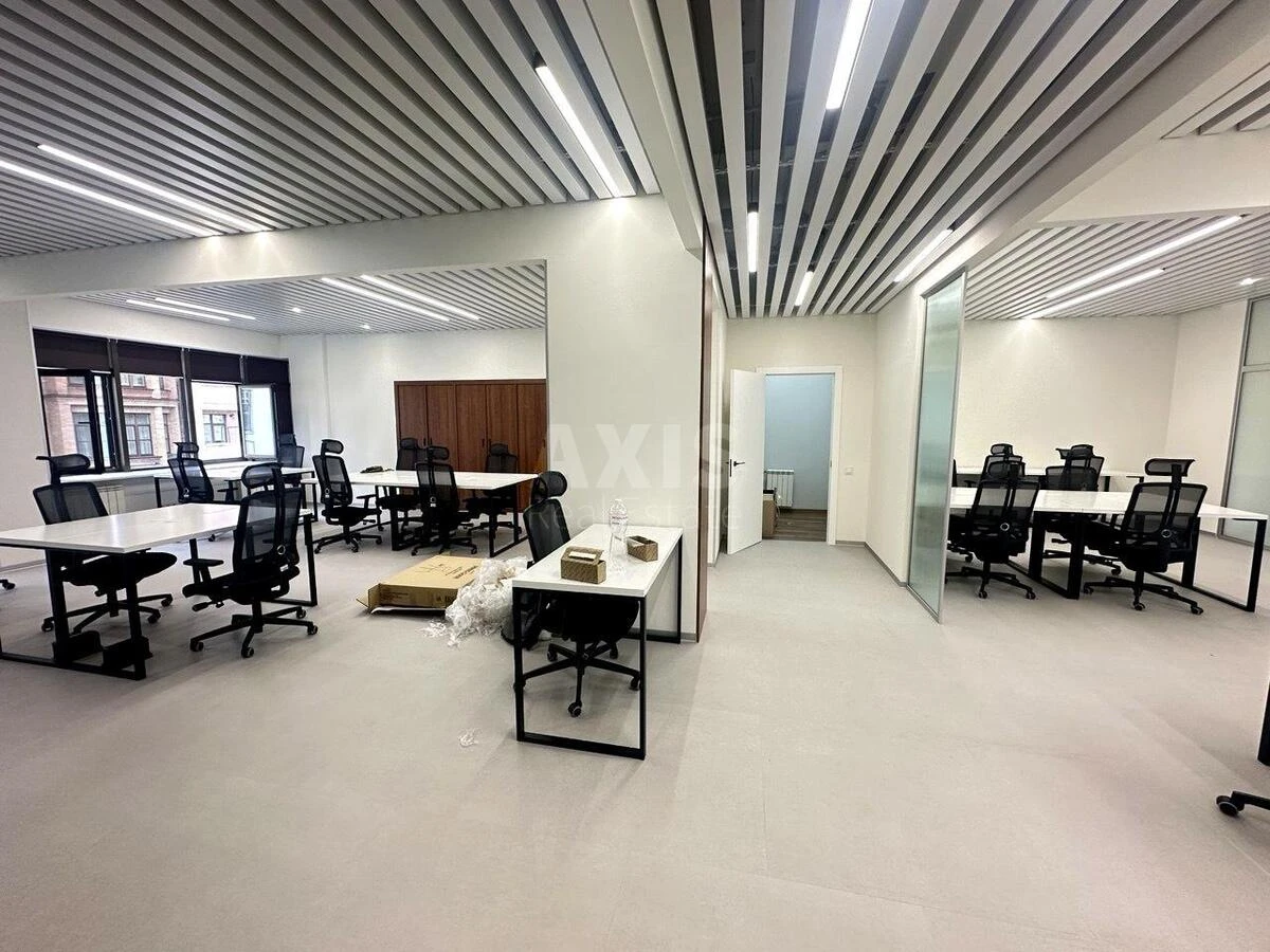 Office vul. Gonchara Olesja 41, 400m2658557