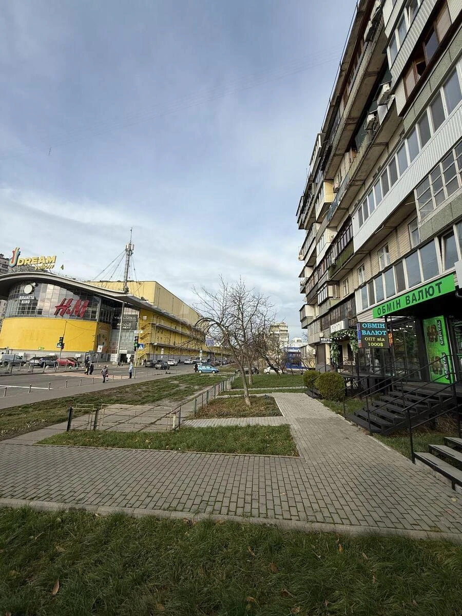 Trade object pr-t Obolons'kyj 12, 36m262481