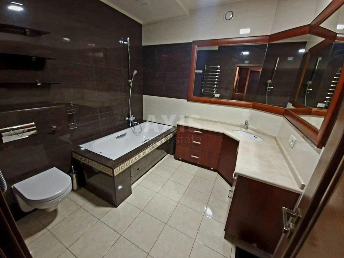 2к квартира пр-т Голосеевский 606953515