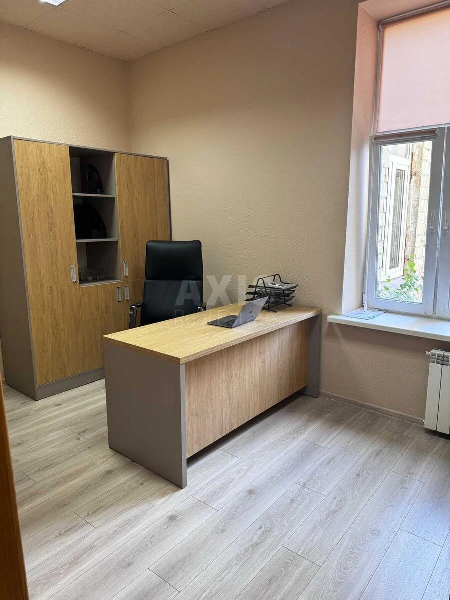 Офис ул. Александра Конисского 82, 280м271463