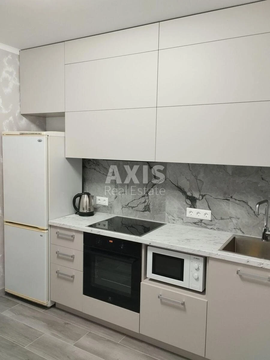 1k apartment vul. Rusovoi' Sofii' 352022