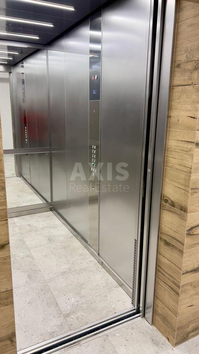 Office vul. Pochajnyns'ka 38/44, 550m26755111