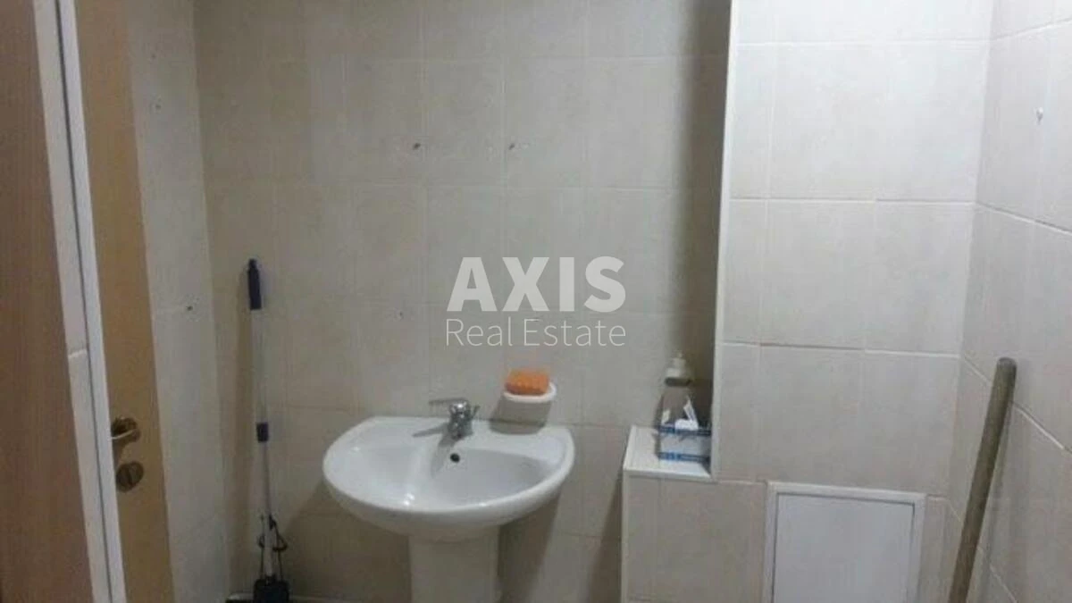 Office vul. Dmytrivs'ka 69, 300m2519244