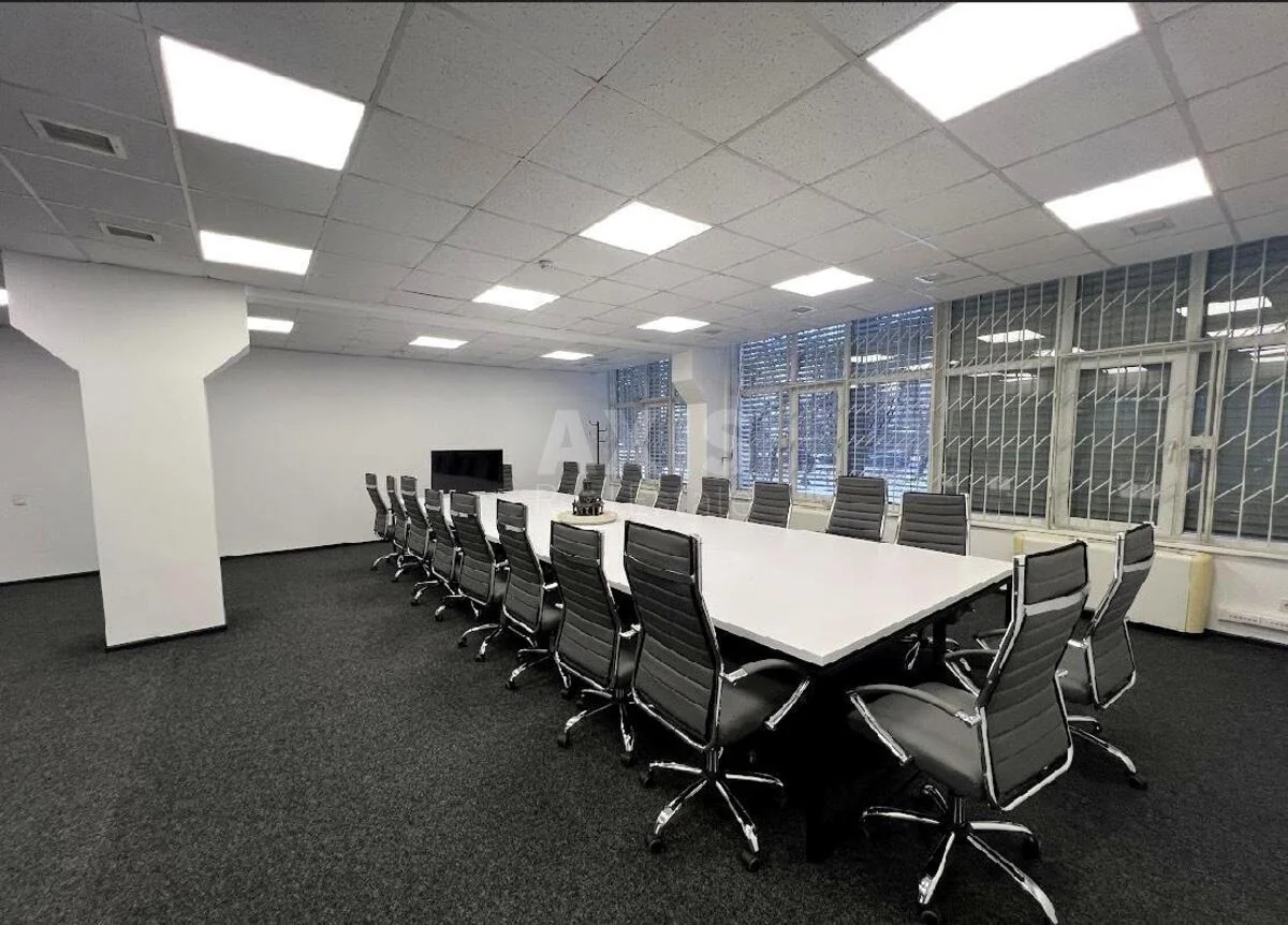 Office vul. Degtjarivs'ka 52, 506m2