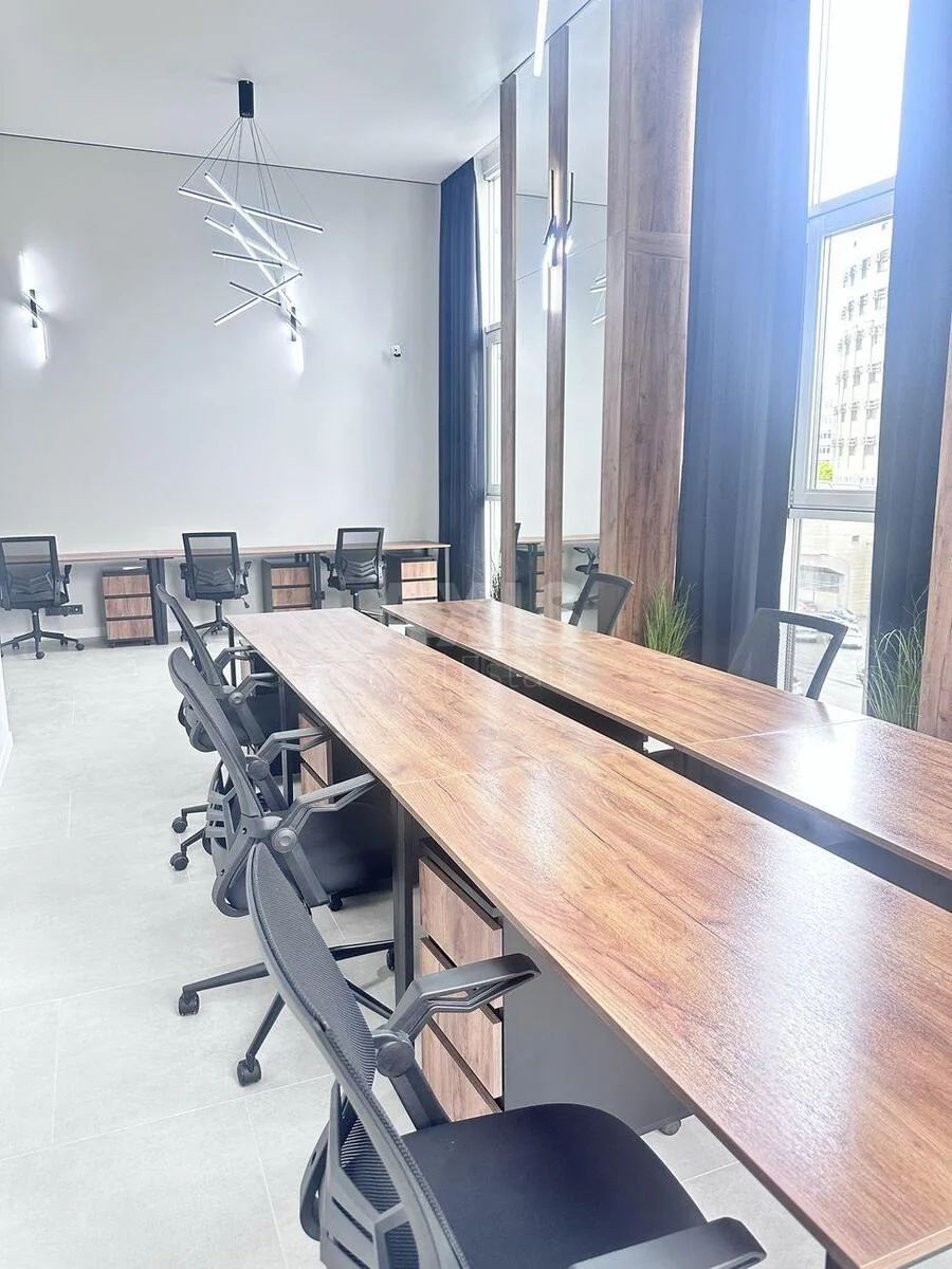 Office vul. Mykhayla Boychuka 41, 105m2