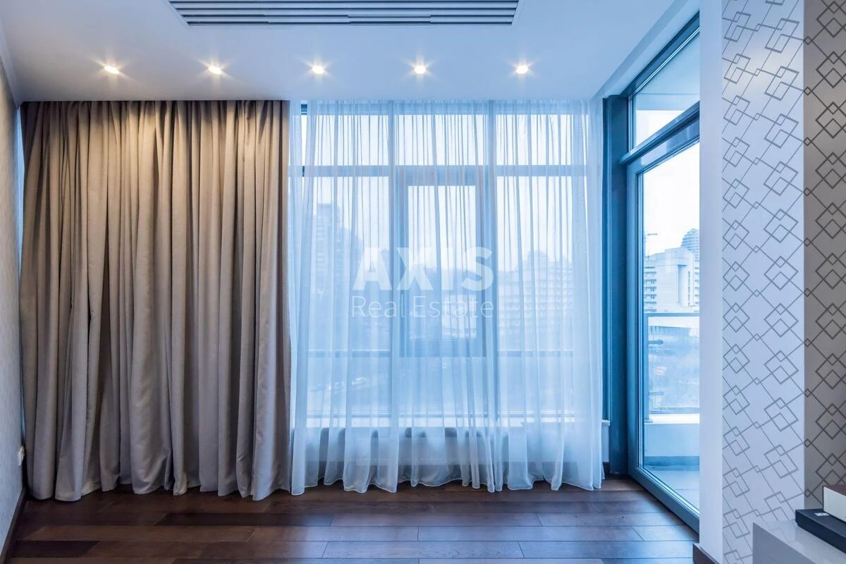 4k apartment vul. Strutyns'kogo Sergija 2640179