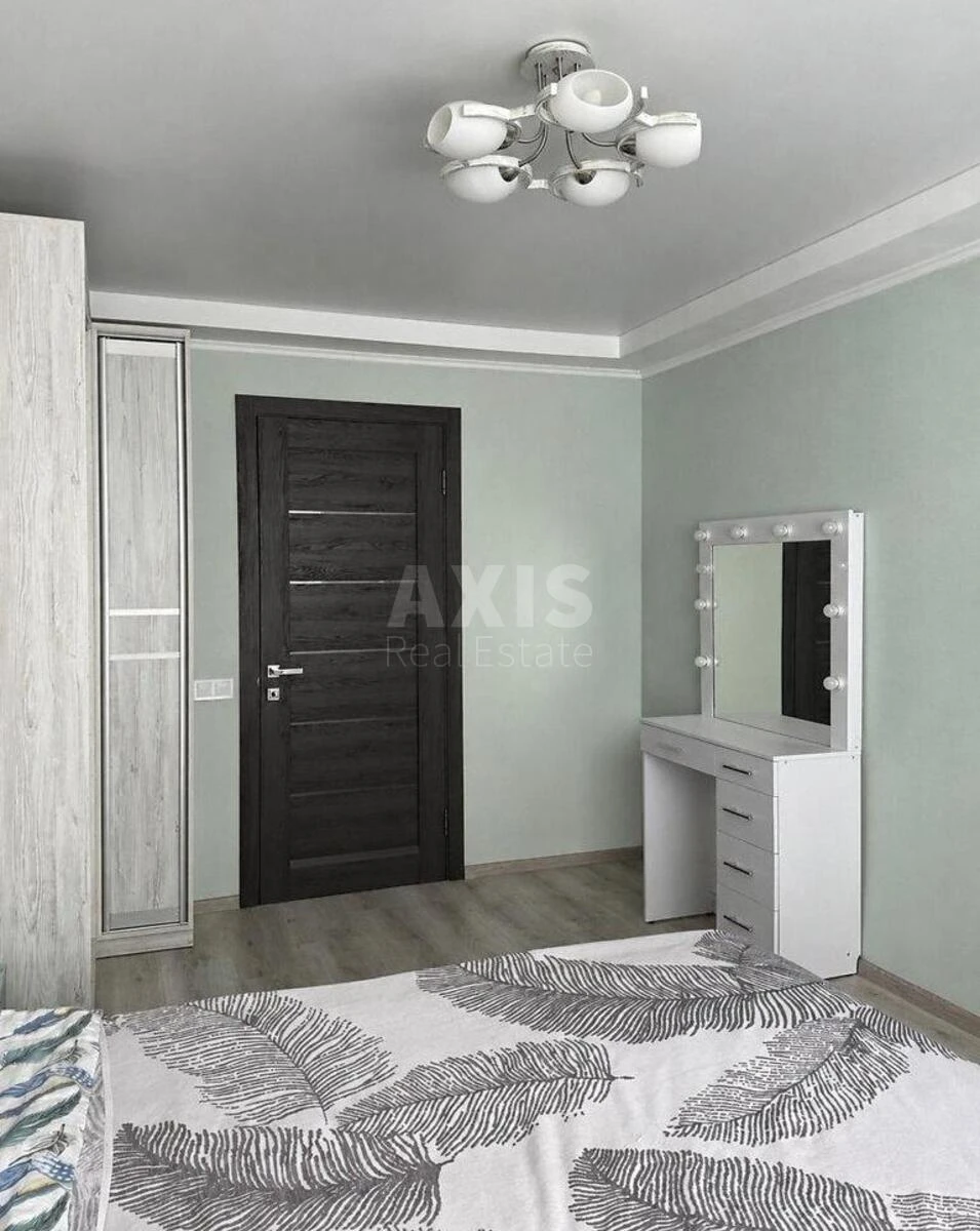 2к квартира ул. Семьи Идзыковских 2701188