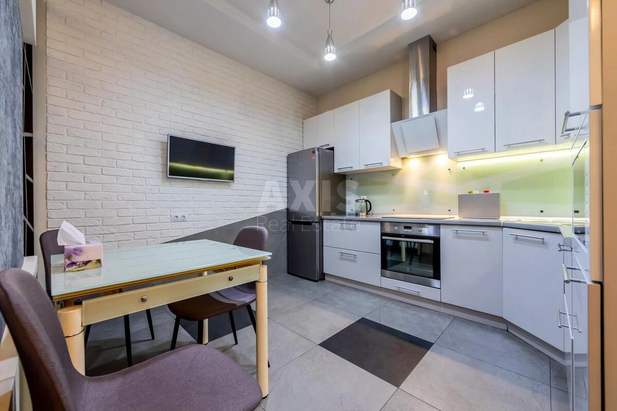 3k apartment nab. Dniprovs'ka 147032814
