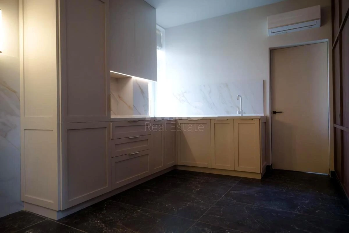 Office vul. Bul'varno-Kudrjavs'ka 17А, 254m26924814