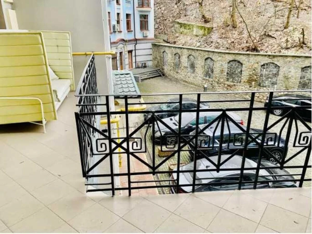 Office vul. Vozdvyzhens'ka 48, 70m26444913