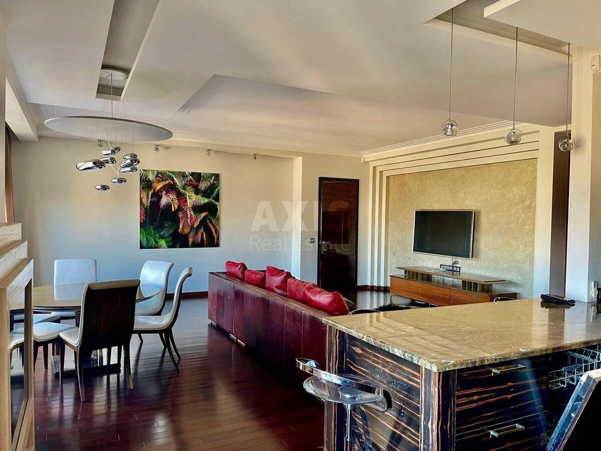 5k apartment vul. Kruglouniversytets'ka 3/5648140