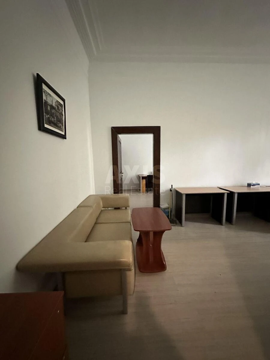 2k apartment vul. Kamjenjeva Komandarma 4717920