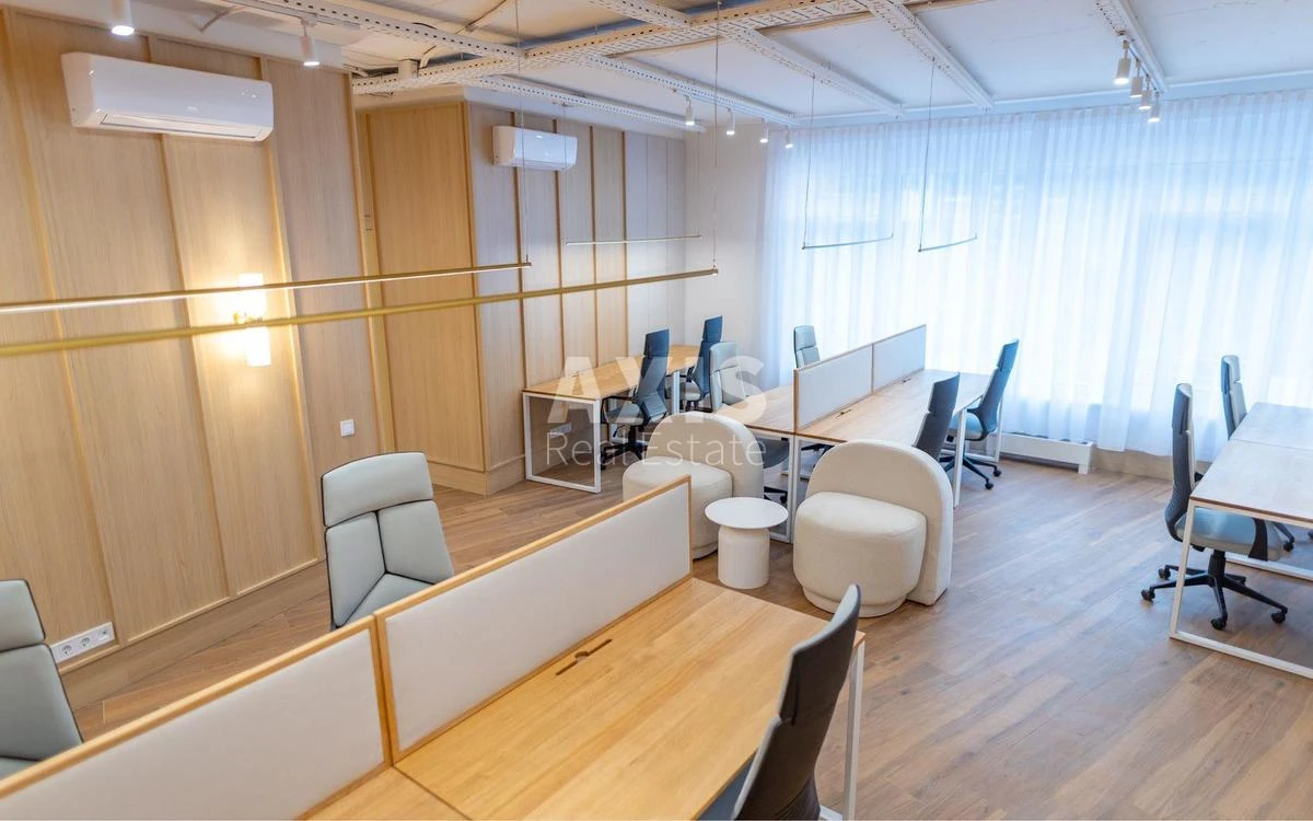 Office vul. Buslivs'ka 12, 135m232162