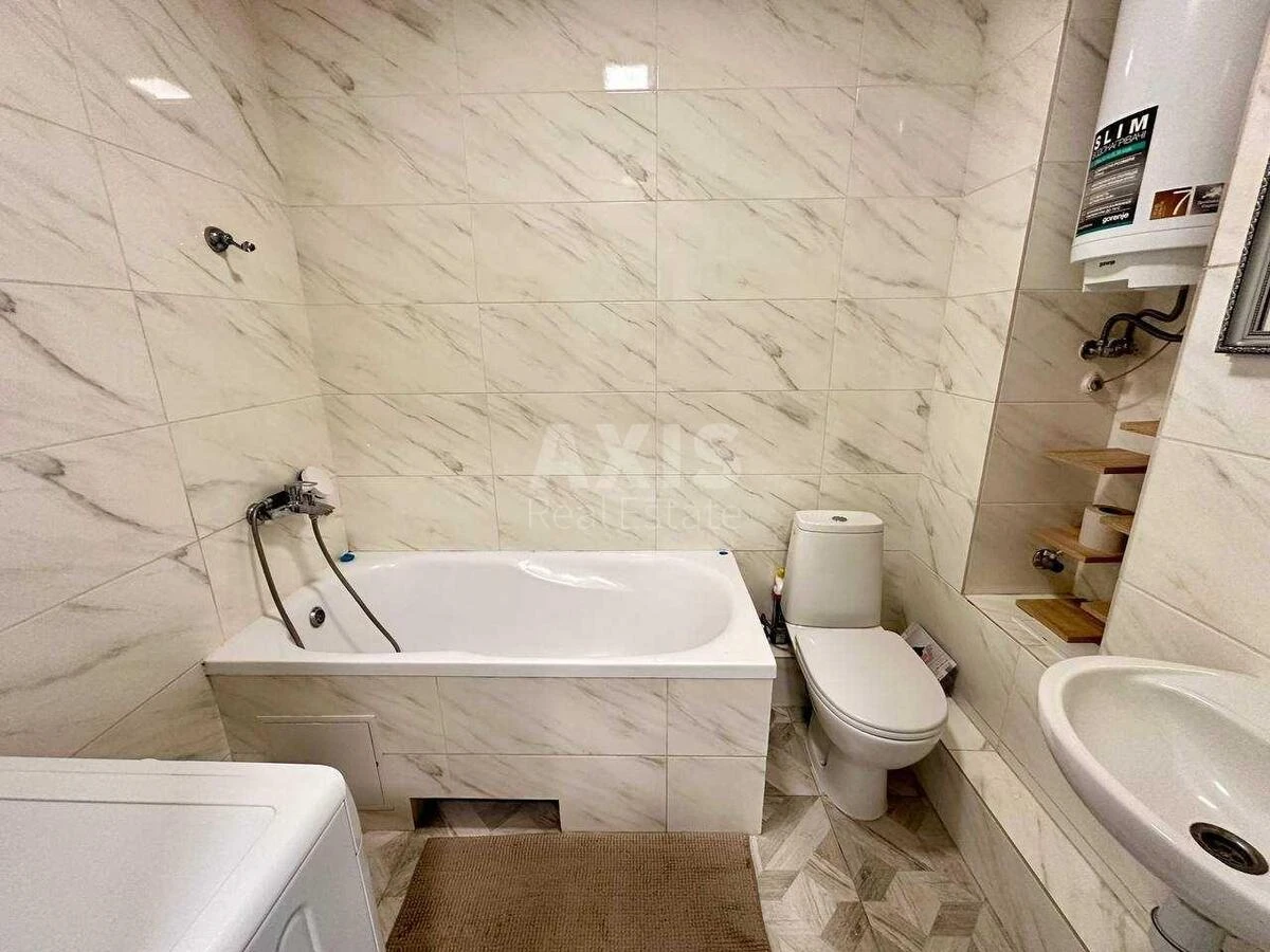 1k apartment vul. Doncja Myhajla 2Б700535