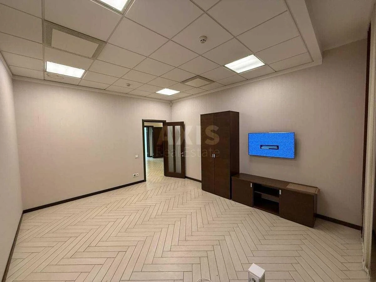 Office vul. Rustaveli Shota 44, 132m2647826