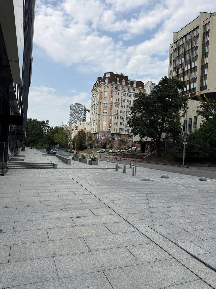 Офис ул. Предславинская 20Б, 930м27119921