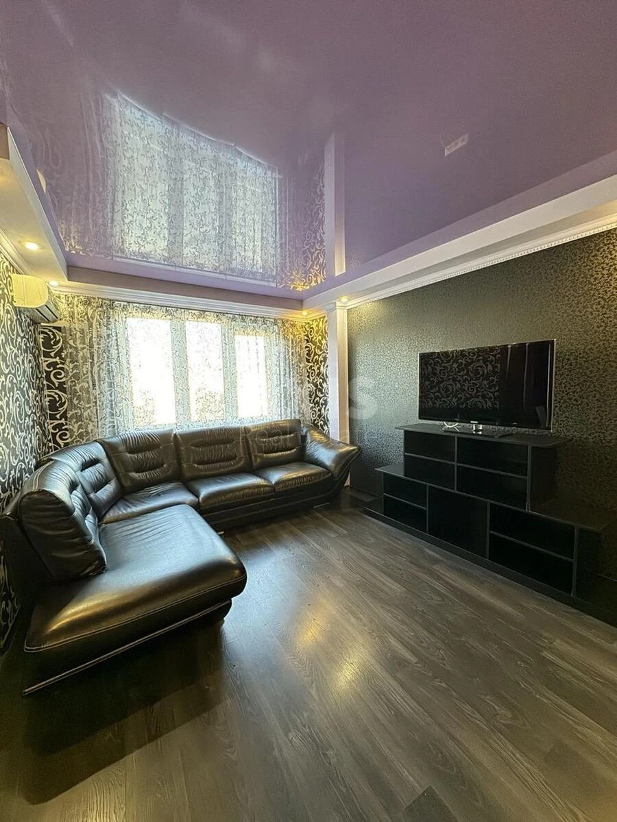 3k apartment nab. Dniprovs'ka 23631022