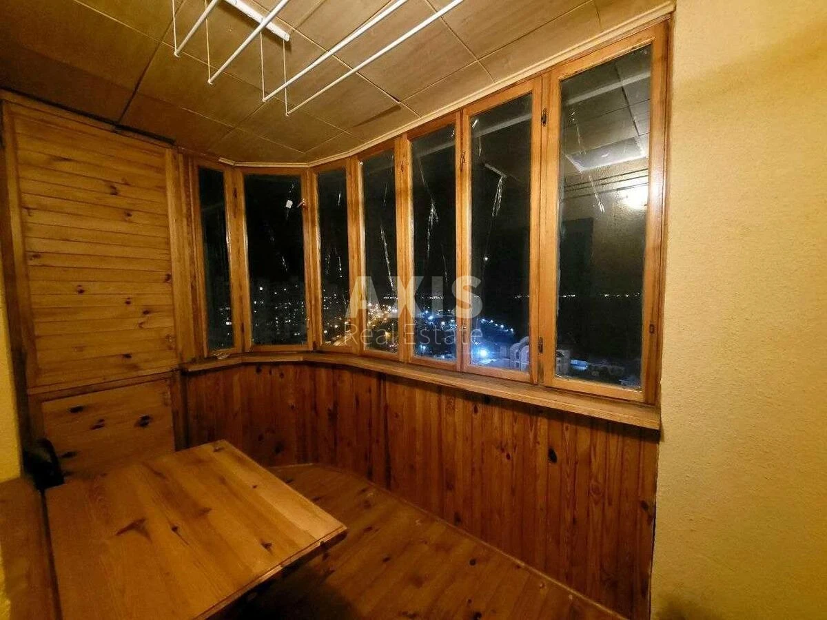 4k apartment pr-t Chervonoyi Kalyny 72672375