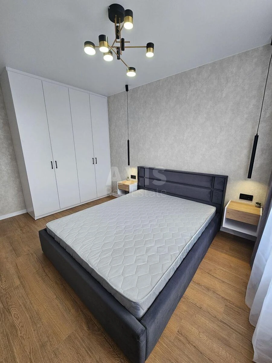 1к квартира ул. Александра Олеся 27А671738