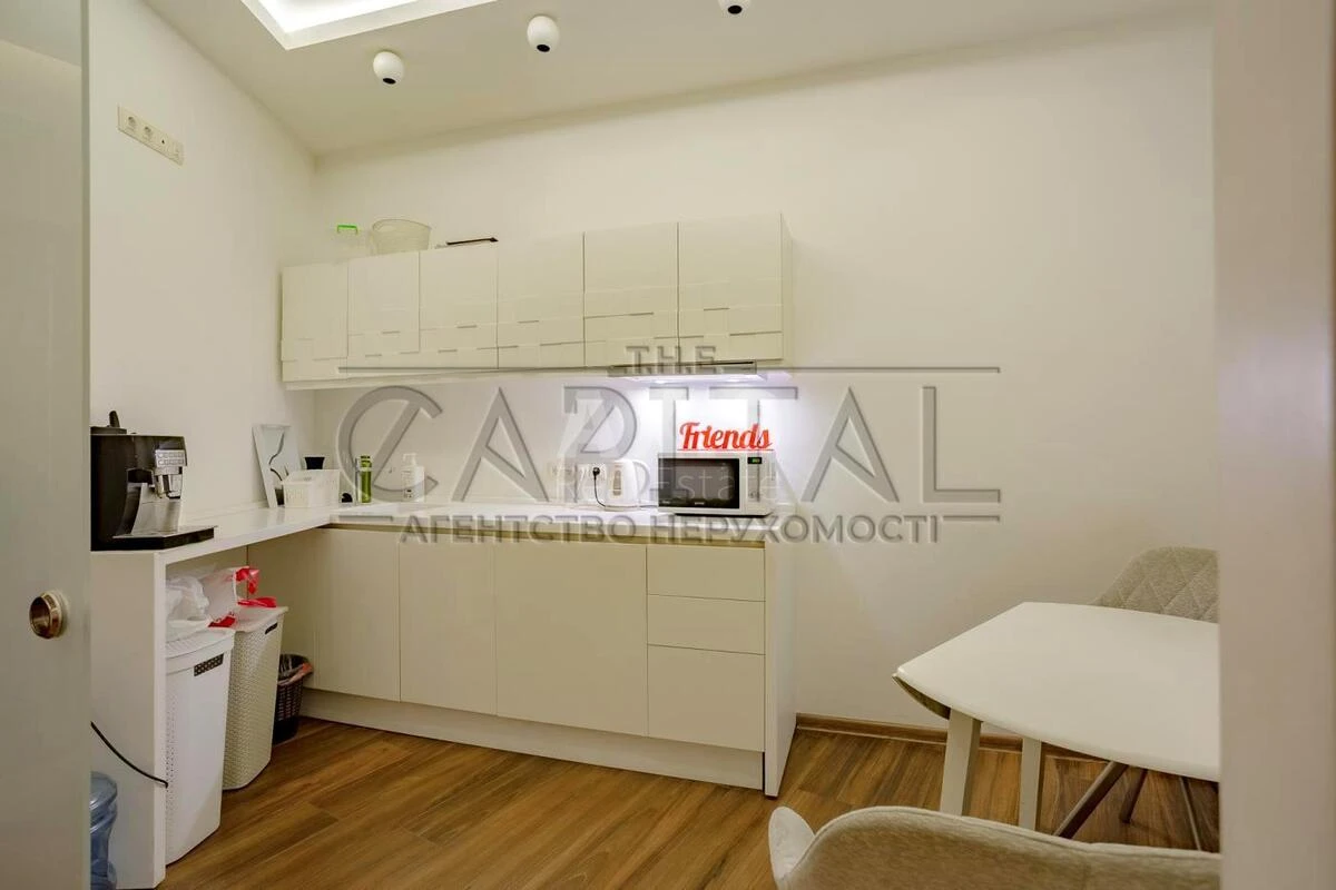 Office vul. Jevgena Konoval'cja 36Д, 258m26575616