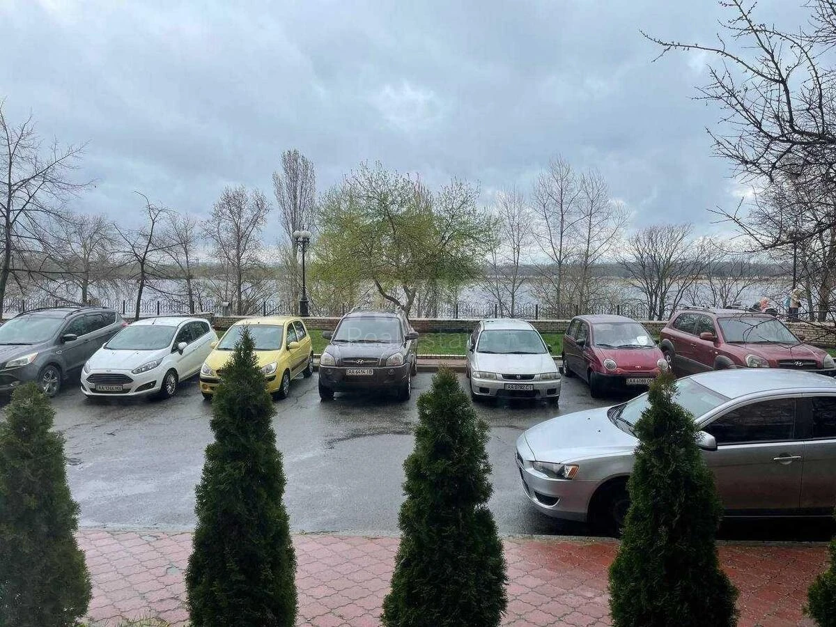 Office pr-t Volodimira Іvasyuka 20А, 201m2673684