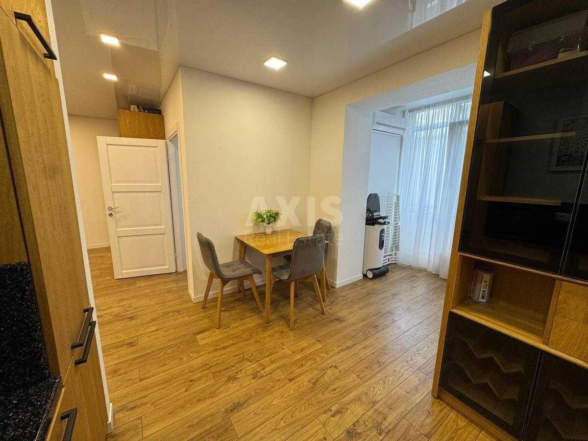 2k apartment vul. Radystiv 32690622