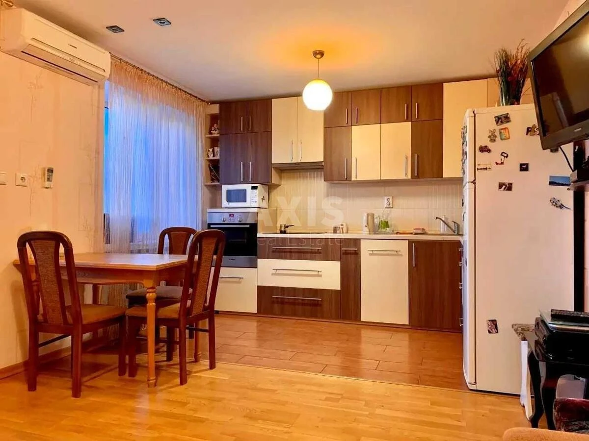 3k apartment vul. Novatoriv 9700540